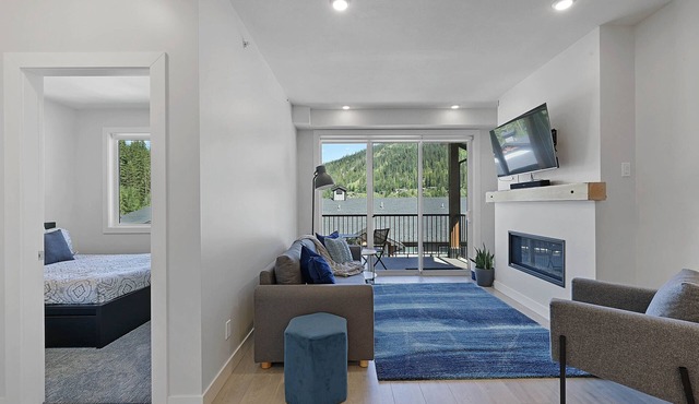 Townhome with Garage, 3 Bedrooms and Hot Tub