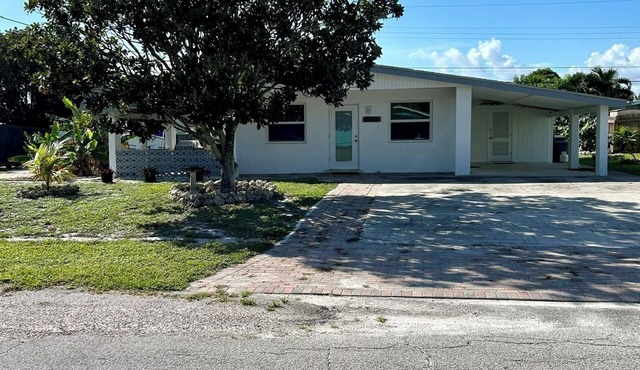 Tranquil 2-bedroom 2-bathroom house in Hobe Sound near the beach