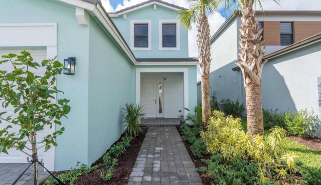 Tranquil 5-bedroom house with AC in Westlake
