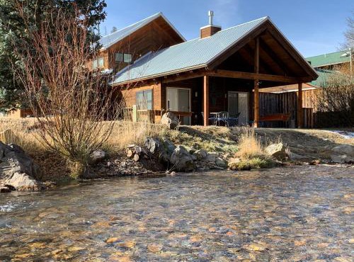 Tranquil Little Cabin On The River With High Speed Wifi