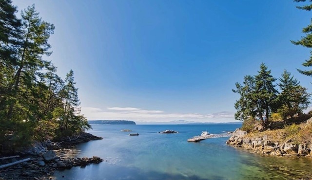 Tranquil Oceanview Lodge A