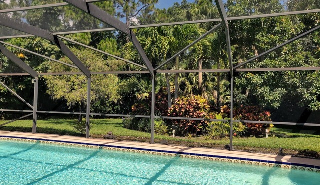 Tropical paradise getaway on the Treasure Coast -FL-