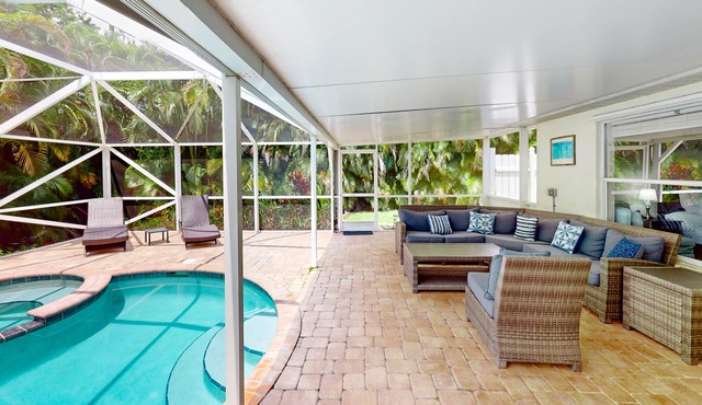 Tropical, secluded oasis with private pool, spa & entertainment lanai