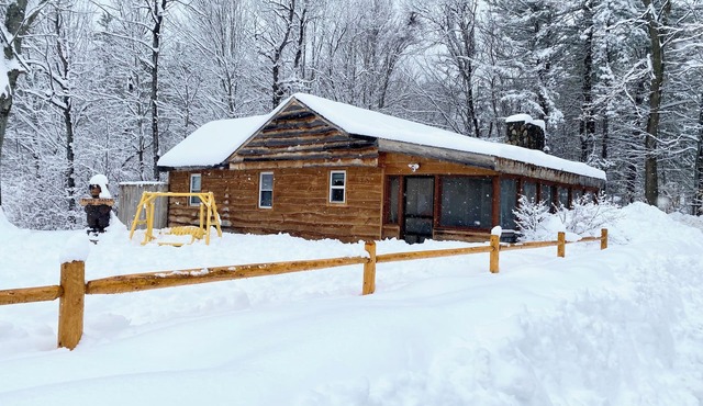 Troy's Cabin in North Conway with Hot Tub