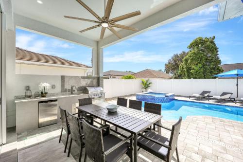 Twin Tides 2 Side-by-Side Homes w/Pools + Spas