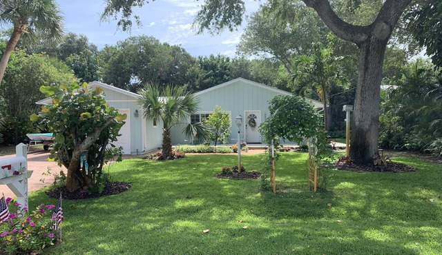Ultra Clean, Light and Airy Coastal House with garage ~5 block walk to beach ~
