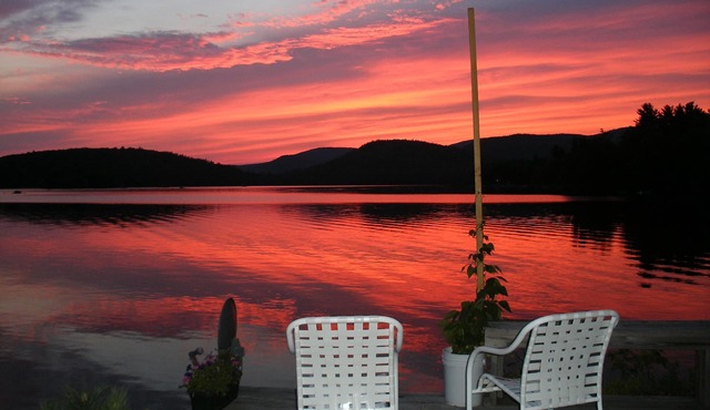 Unique, Charming Guesthouse cottage at Sunset Lake