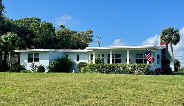 Unit A River House - Welcome to Paradise in Fort Pierce