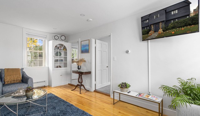 Updated single level unit in the heart of Salem Common.