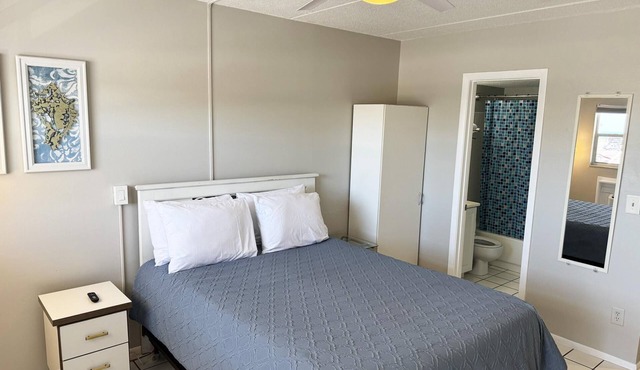 Venice Villas Upper Studio – Beach & Pool