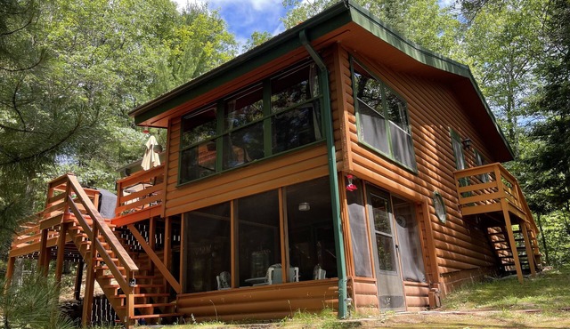 Very Private - Half Log Lakefront Home - Sand Beach - Deck