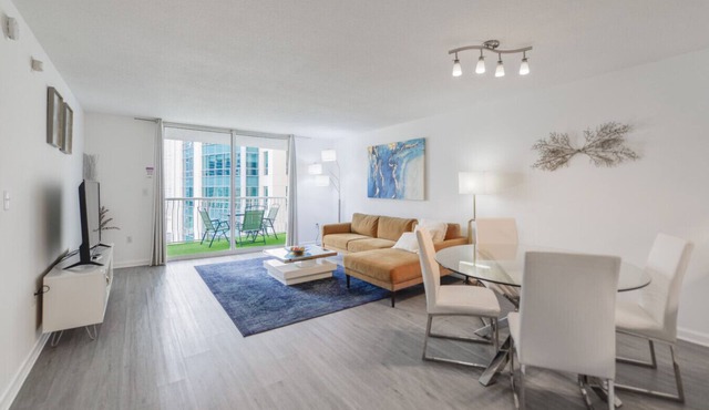 Vibrant Miami Brickell Condo 1/1