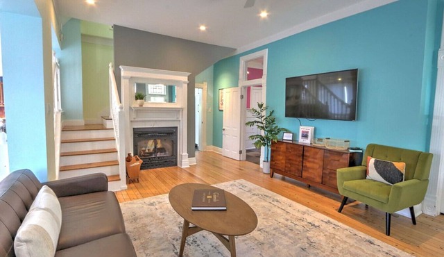 Victorian Home w/Contemporary Interior In Dwntwn