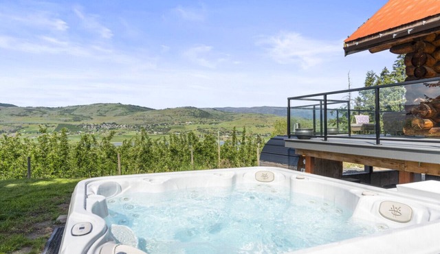 View Point Lodge - View, Hot Tub, Sauna, Cold Plunge, PuttPutt