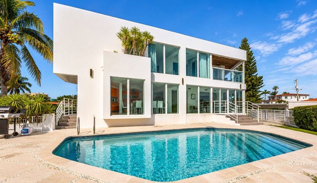 Villa Riviera Luxe, Coastal 4BR Retreat in Miami