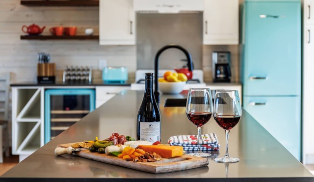 Vineyard Cottage in Wine Country!