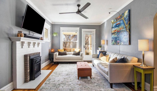 Visit Family in Denver, Walkable Stay, Near Red Rocks Shuttle