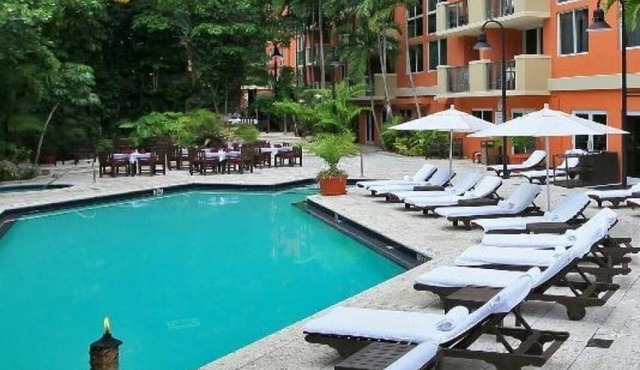 Walk to Bay from Luxe Condo w/Parking Pool & Gym