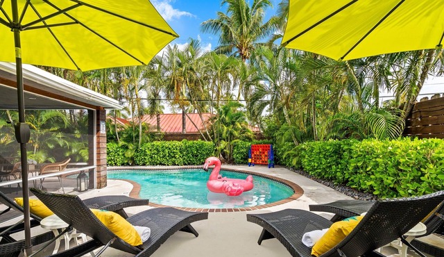 Walk to Beach | Heated Pool | Golf Cart | Sleeps 10 | Accessible