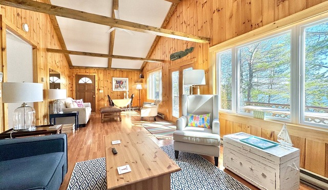 Water View, Lake Beach, Kayaks & En-suite Baths