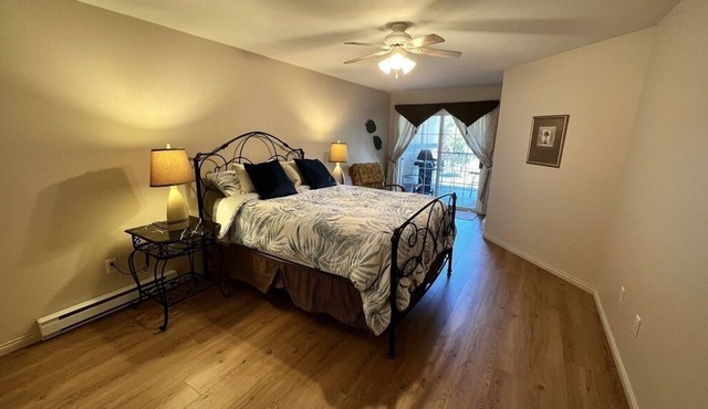 Waterfront Condo on Skaha Lake - 12 Minutes South of Penticton