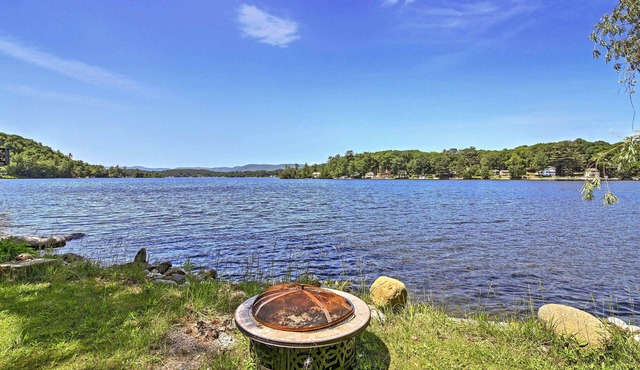 Waterfront Farmhouse in the Woods: Canoe & Kayak!