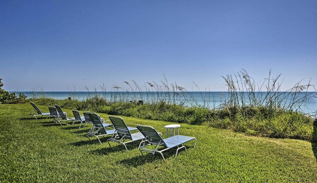 Waterfront Vero Beach Condo w/Ocean-View Balcony