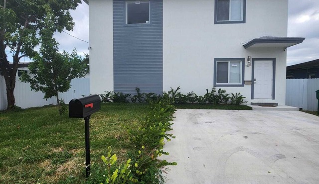 We are located in the heart of Miami, 10 min away from Downtown, Beaches, M.I.A