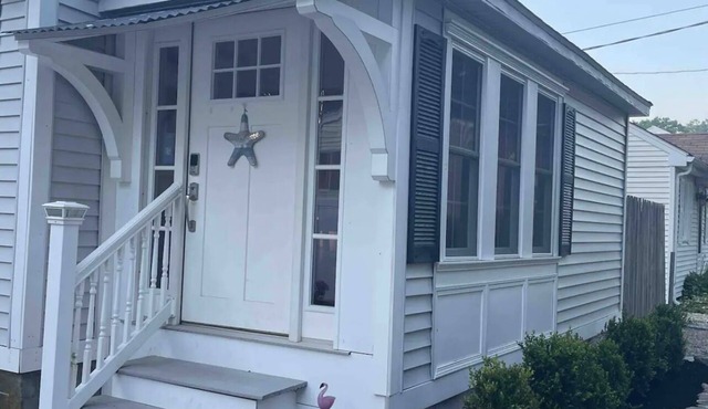 Welcome to the Flirty Flamingo Wareham- A cozy cottage