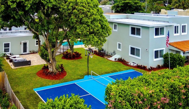 West Palm Oasis BBQ, Pickleball Court and Pool