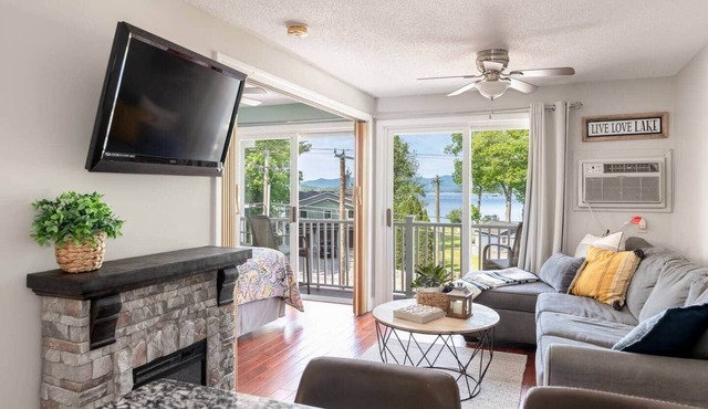 Winnipesaukee Condo near Gunstock and BNH Pavillion