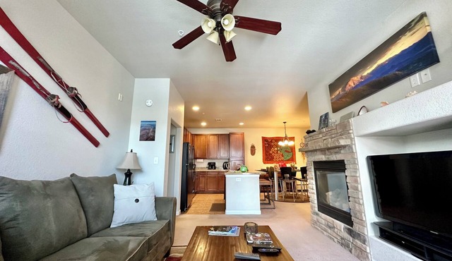 Wonderful 2-bedroom condo in soothing Granby for your mountain getaway.