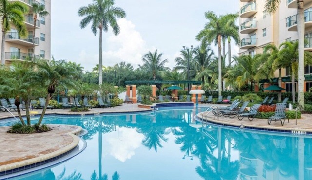 Wyndham Palm-Aire - Spacious 2 Bedroom Condo