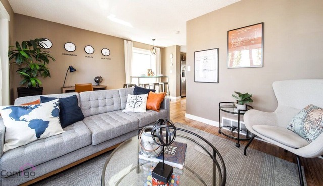 YEG SkyLounge | 10min to Airport | King Bed | WiFi