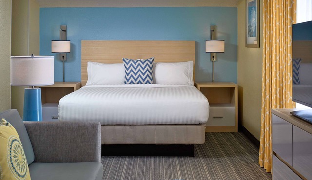 Your Home Away From Home! Free Parking, Minutes to Walker Road Park