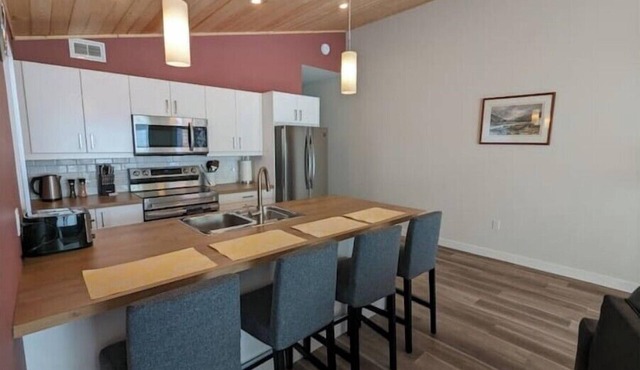Yukon Hot Springs Villa #35/pet friendly