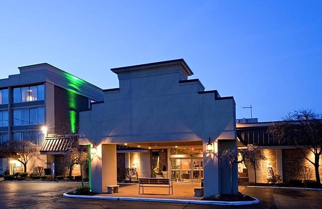 3-Star Hotel ∙ Holiday Inn Cleveland-Mayfield, an IHG Hotel