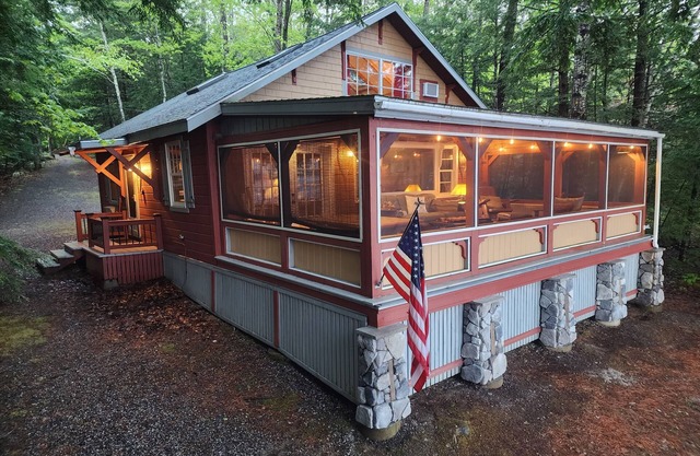Lakefront Cottage 