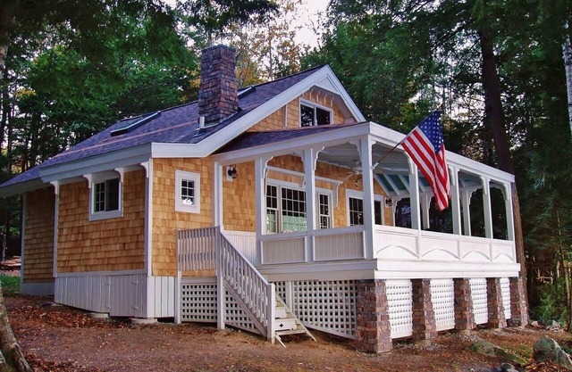 Lakefront Cottage 