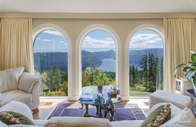 Villa Eyrie Resort