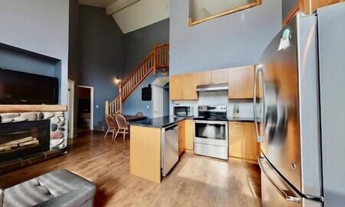 East Kootenay Apartment | 1 bedroom with loft space at Riverside