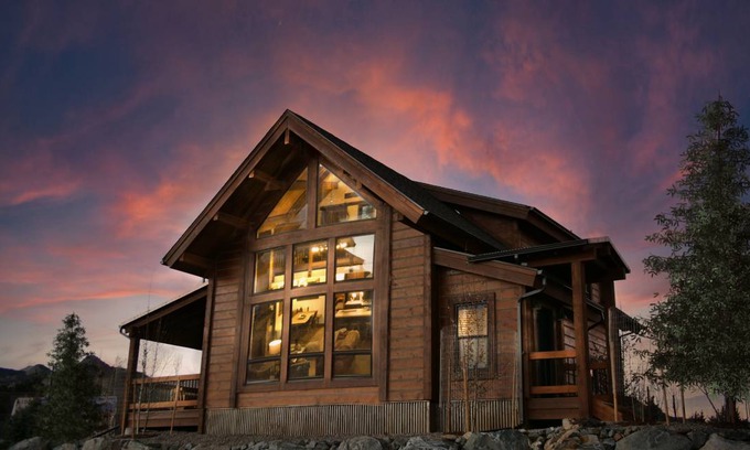 Estes Park Cabin | 147 m² Cabin ∙ 2 bedrooms ∙ 6 guests