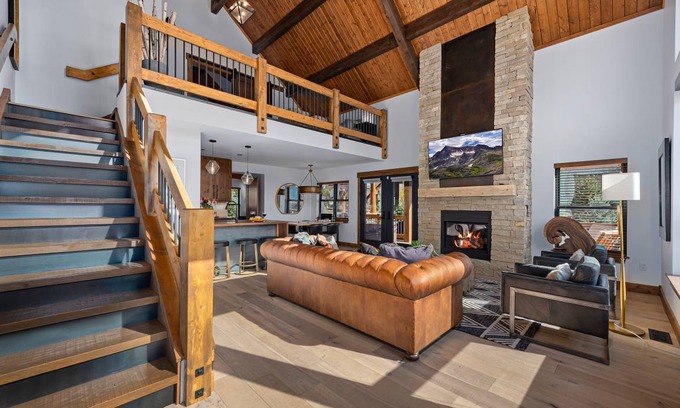 Estes Park Cabin | 147 m² Cabin ∙ 2 bedrooms ∙ 6 guests