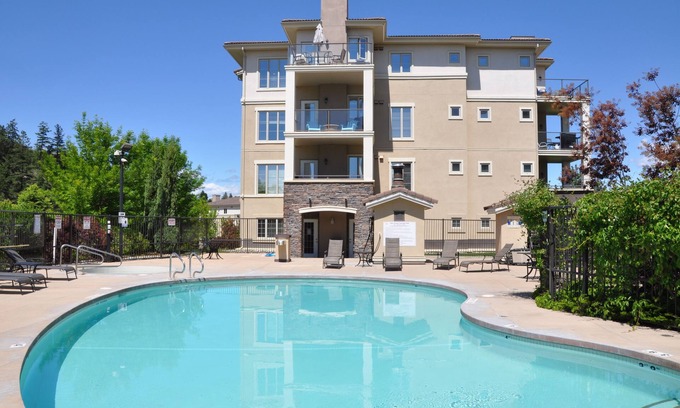 Quail Ridge House | 2 Bedroom Resort Condo w/Outdoor Pool - Top Floor!