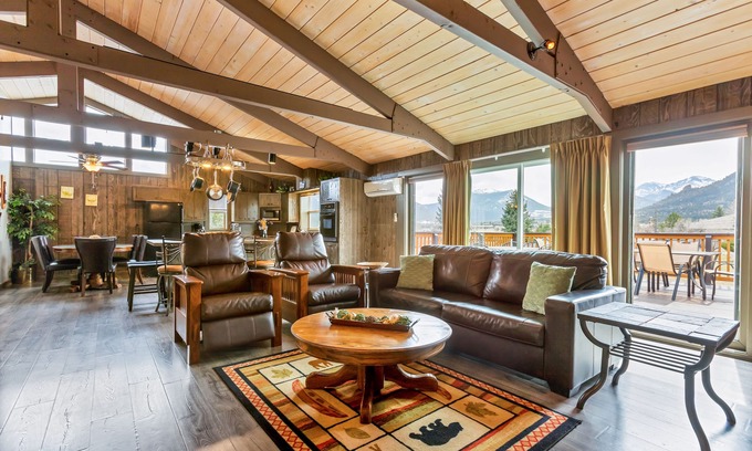 Estes Park House | 3 Bedroom W/Mountain Views!