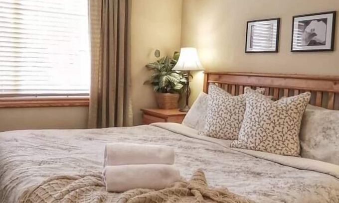 East Kootenay House | 4 Bedroom 2.5 Bath Golf Townhouse in Radium