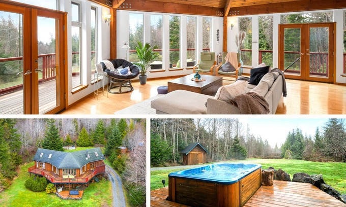 Juan de Fuca Electoral Area House | ✦ A serene coastal retreat w/hot tub ♨, large yard, wraparound deck, firepit