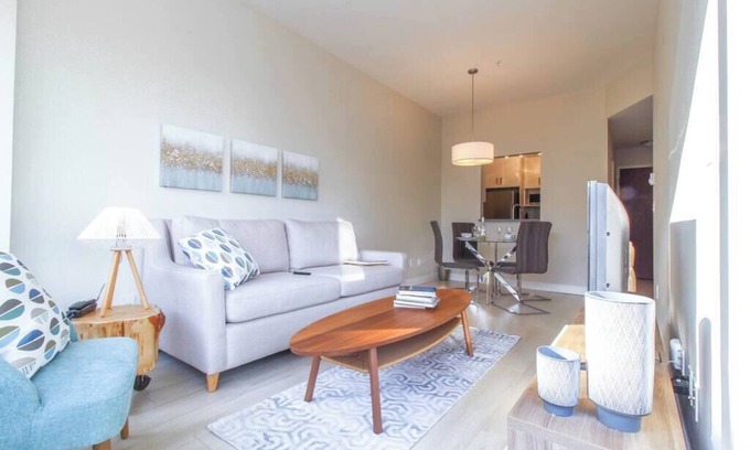 Downtown Vancouver Apartment | Beautiful Downtown Unit