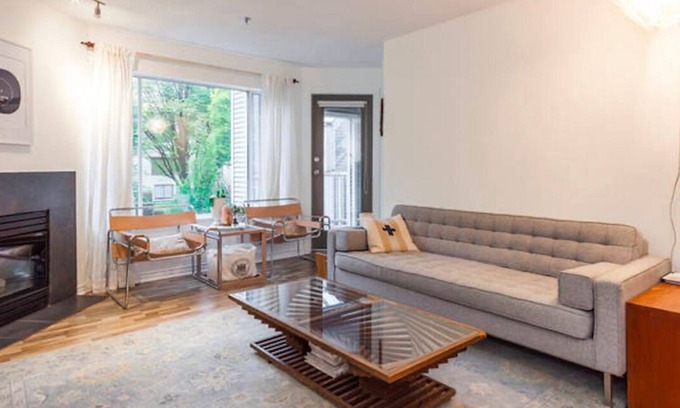Grandview-Woodland Condo | Commercial Drive Vancouver bedroom private1/2bath