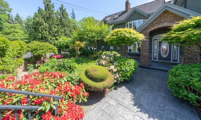 Coquitlam House | Coquitlam 5bed/3bath Luxury home + swimming pool